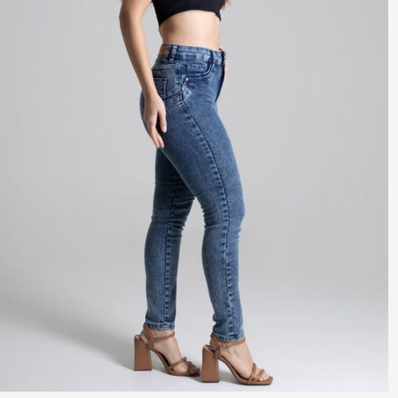 Sawary Women's Cobalt Blue Butt-Lifting Shape-Enhancing Jeans - Picture 3 of 8